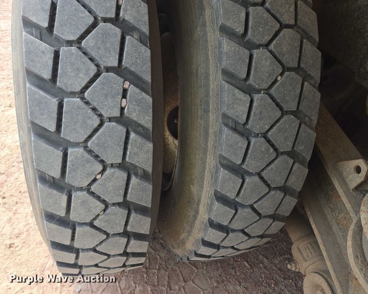 image for item DY1131 1999 Kenworth W900 ready mix truck