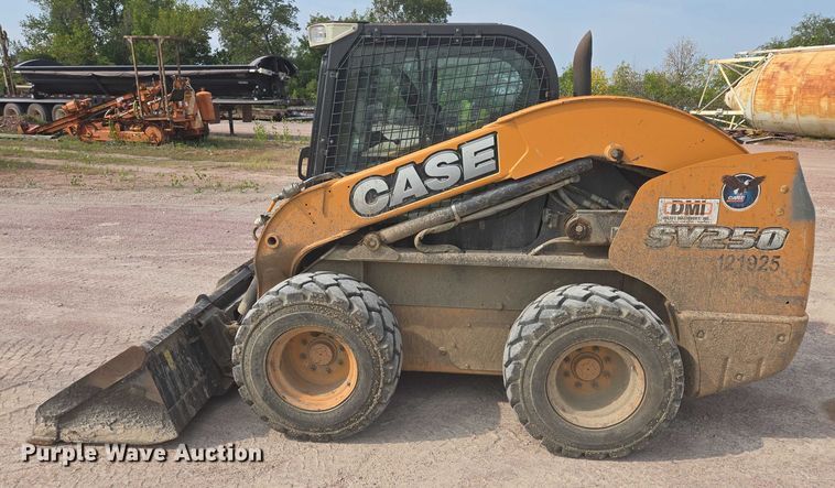 image for item DY1135 2011 Case SV250 skid steer loader