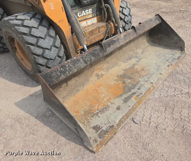 image for item DY1135 2011 Case SV250 skid steer loader