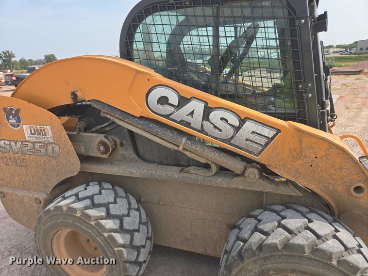 image for item DY1135 2011 Case SV250 skid steer loader