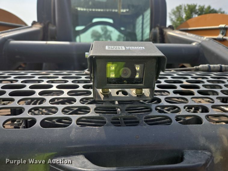 image for item DY1135 2011 Case SV250 skid steer loader