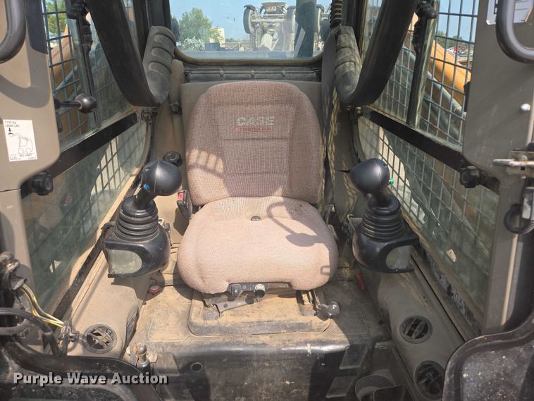 image for item DY1135 2011 Case SV250 skid steer loader