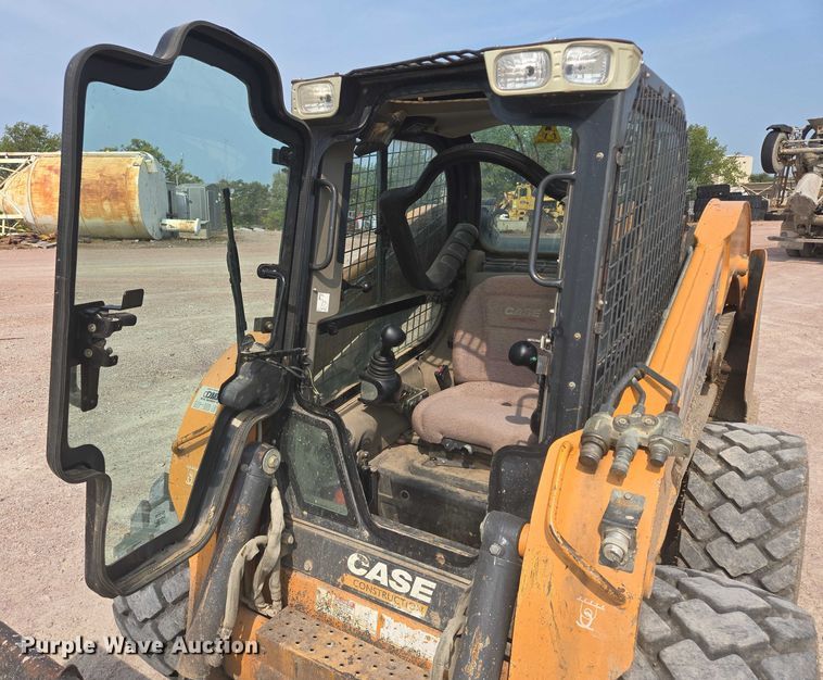 image for item DY1135 2011 Case SV250 skid steer loader