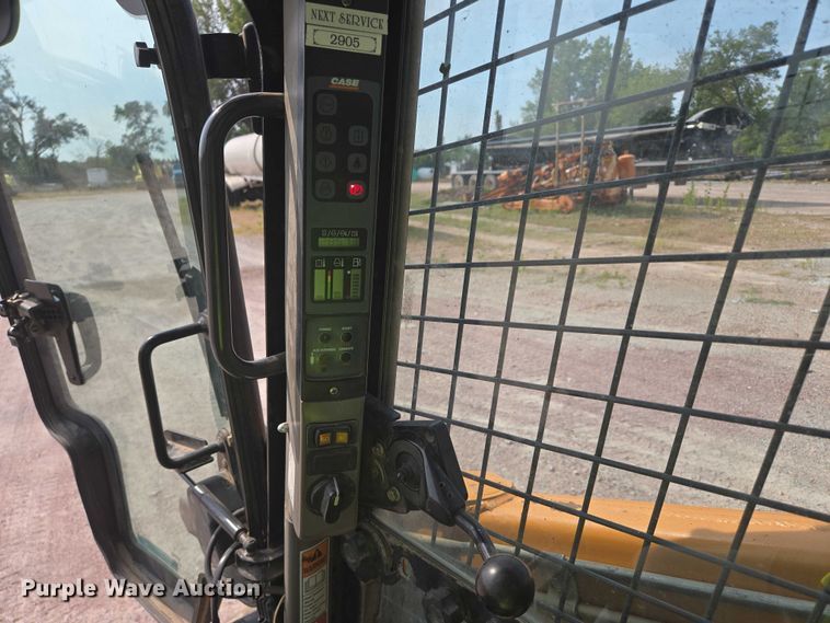 image for item DY1135 2011 Case SV250 skid steer loader