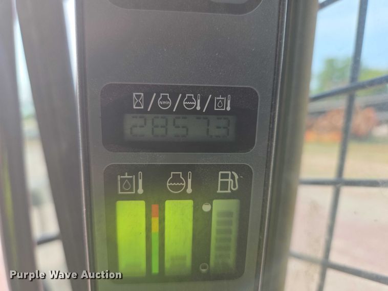 image for item DY1135 2011 Case SV250 skid steer loader