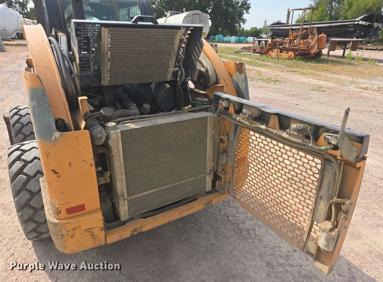 image for item DY1135 2011 Case SV250 skid steer loader