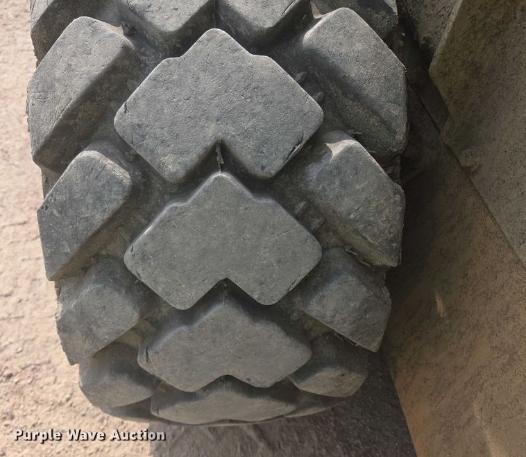 image for item DY1135 2011 Case SV250 skid steer loader