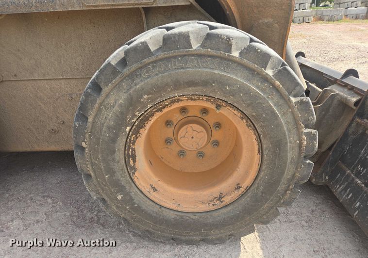 image for item DY1135 2011 Case SV250 skid steer loader