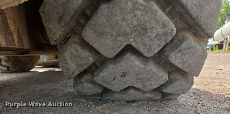 image for item DY1135 2011 Case SV250 skid steer loader