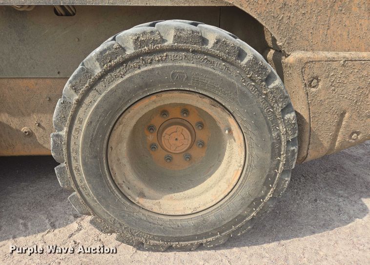 image for item DY1135 2011 Case SV250 skid steer loader