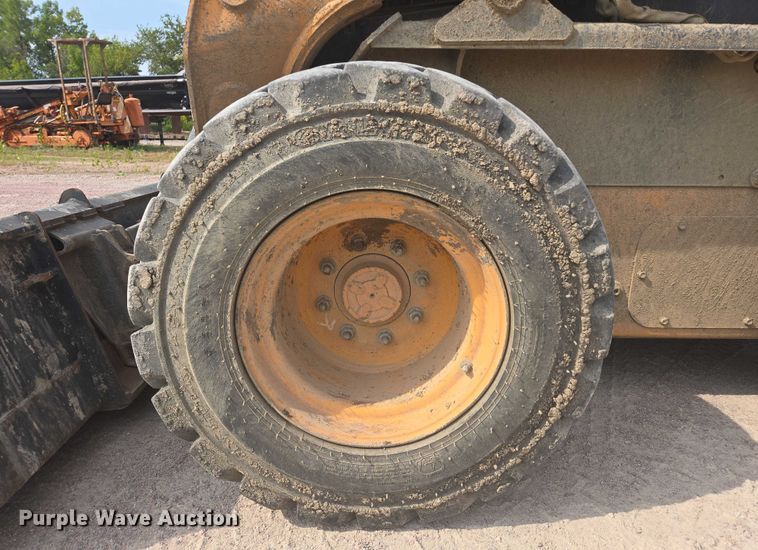 image for item DY1135 2011 Case SV250 skid steer loader