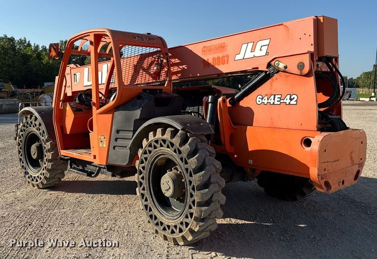image for item DZ4250 2013 Lull 644E-42 telehandler