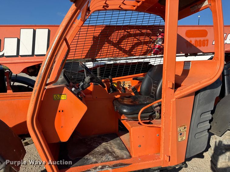 image for item DZ4250 2013 Lull 644E-42 telehandler