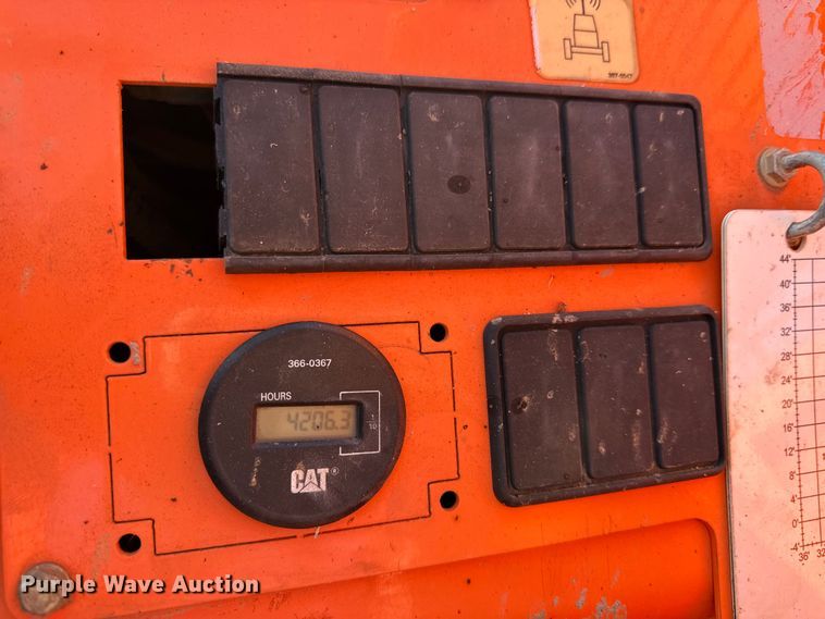 image for item DZ4250 2013 Lull 644E-42 telehandler