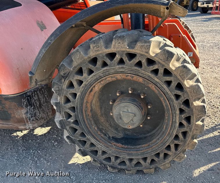 image for item DZ4250 2013 Lull 644E-42 telehandler