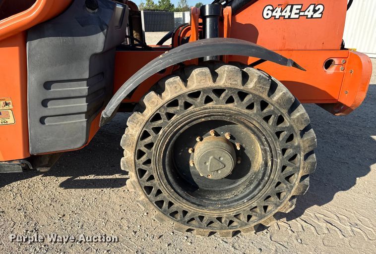 image for item DZ4250 2013 Lull 644E-42 telehandler