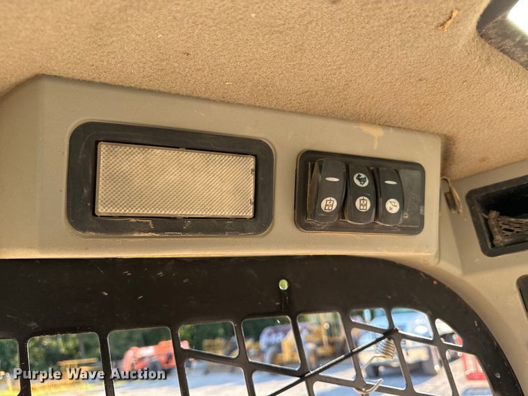 image for item DZ4251 2017 Caterpillar 289D tracked skid steer loader