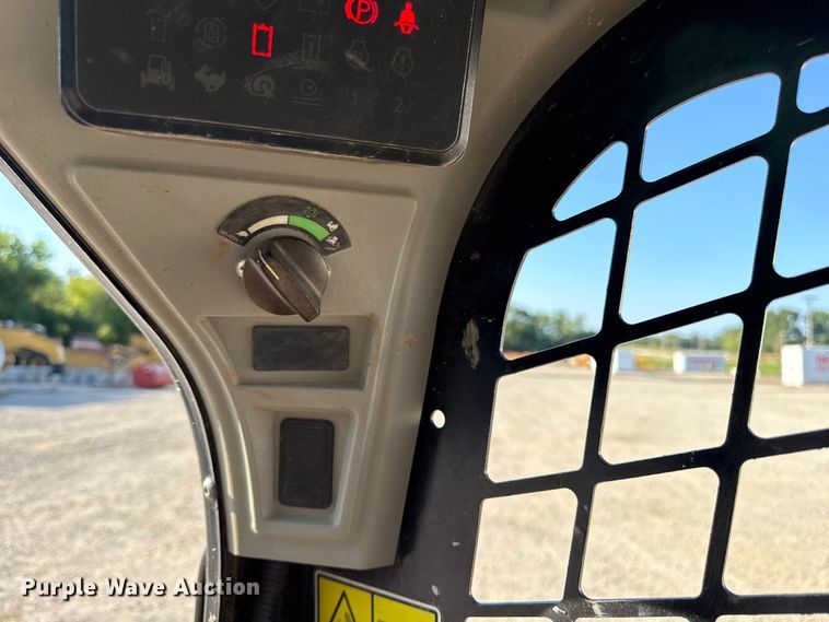 image for item DZ4251 2017 Caterpillar 289D tracked skid steer loader