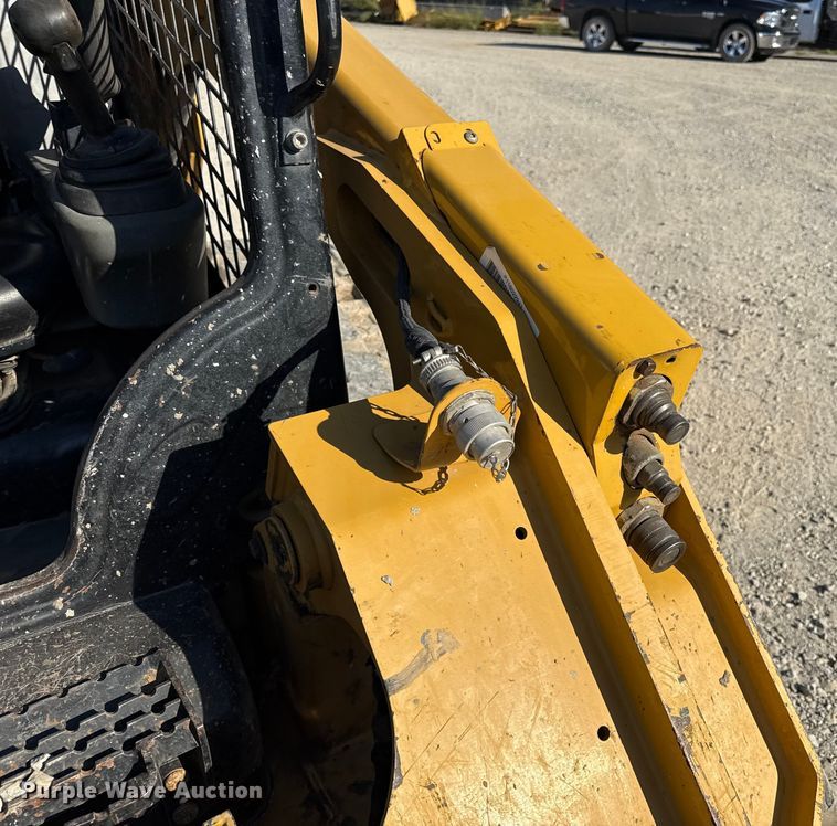 image for item DZ4252 2017 Caterpillar 289D tracked skid steer loader