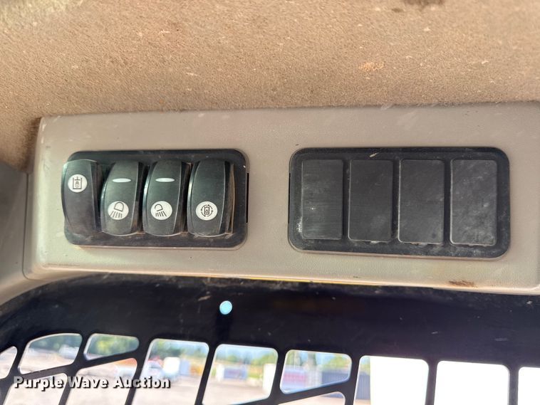 image for item DZ4252 2017 Caterpillar 289D tracked skid steer loader