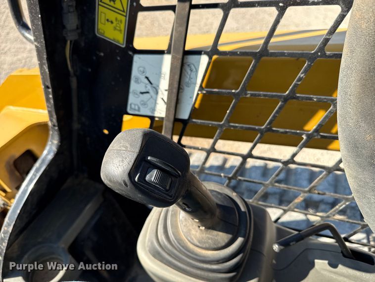 image for item DZ4252 2017 Caterpillar 289D tracked skid steer loader