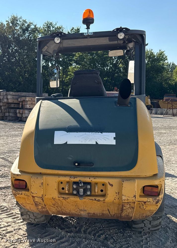 image for item DZ4253 2015 John Deere 204K wheel loader