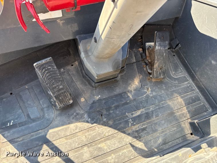 image for item DZ4253 2015 John Deere 204K wheel loader