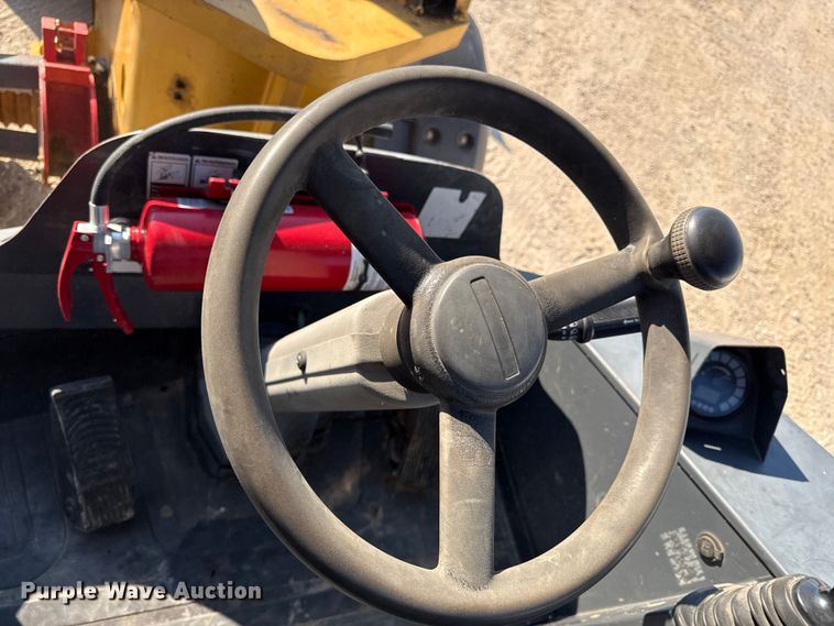 image for item DZ4253 2015 John Deere 204K wheel loader