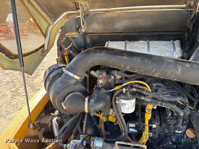 image for item DZ4253 2015 John Deere 204K wheel loader