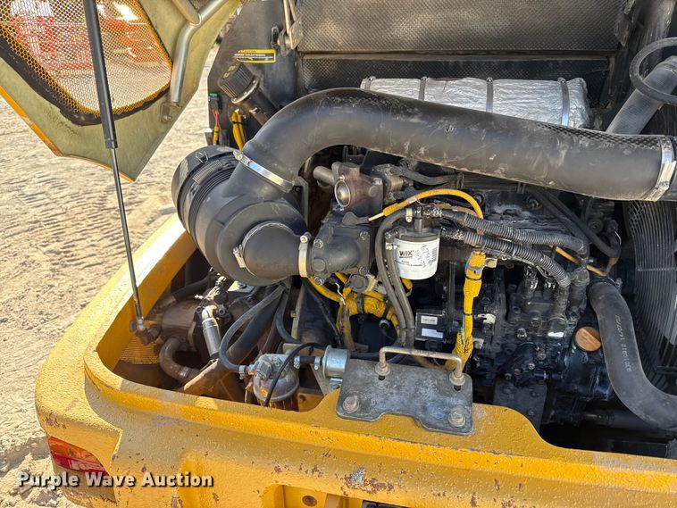 image for item DZ4253 2015 John Deere 204K wheel loader