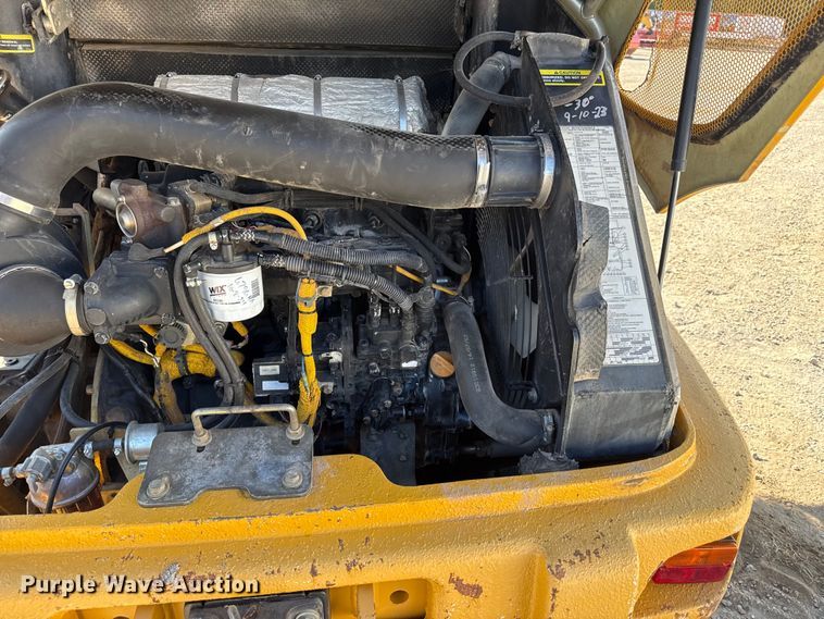 image for item DZ4253 2015 John Deere 204K wheel loader