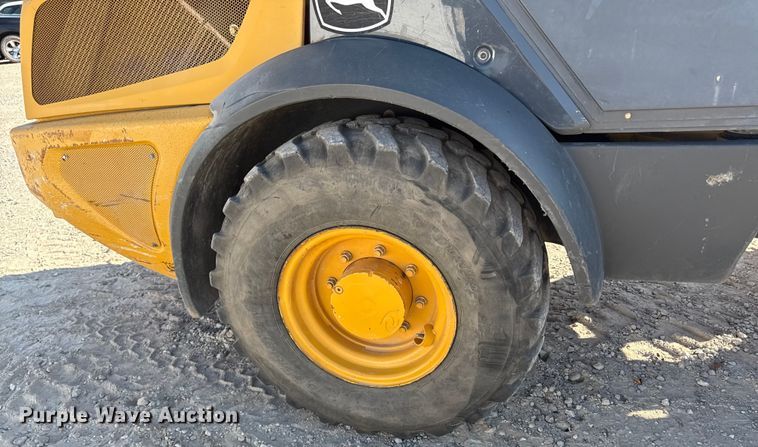 image for item DZ4253 2015 John Deere 204K wheel loader
