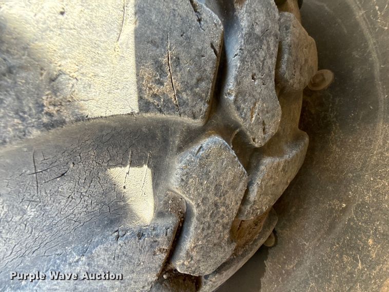 image for item DZ4253 2015 John Deere 204K wheel loader