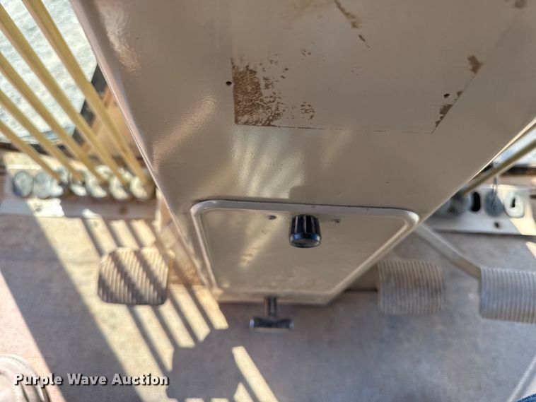 image for item DZ4254 2006 Caterpillar 140H motor grader