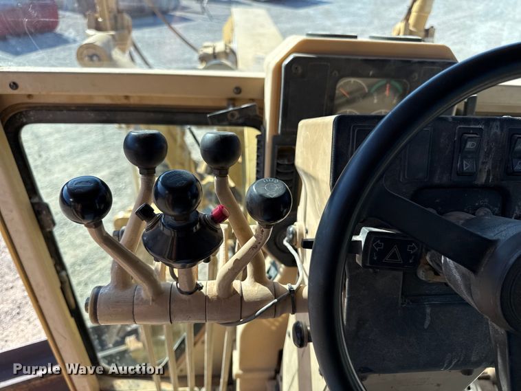 image for item DZ4254 2006 Caterpillar 140H motor grader