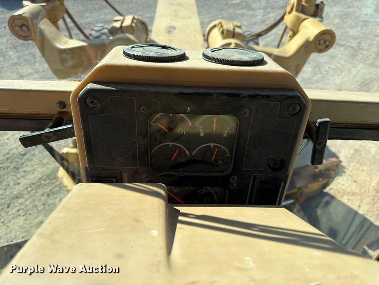 image for item DZ4254 2006 Caterpillar 140H motor grader