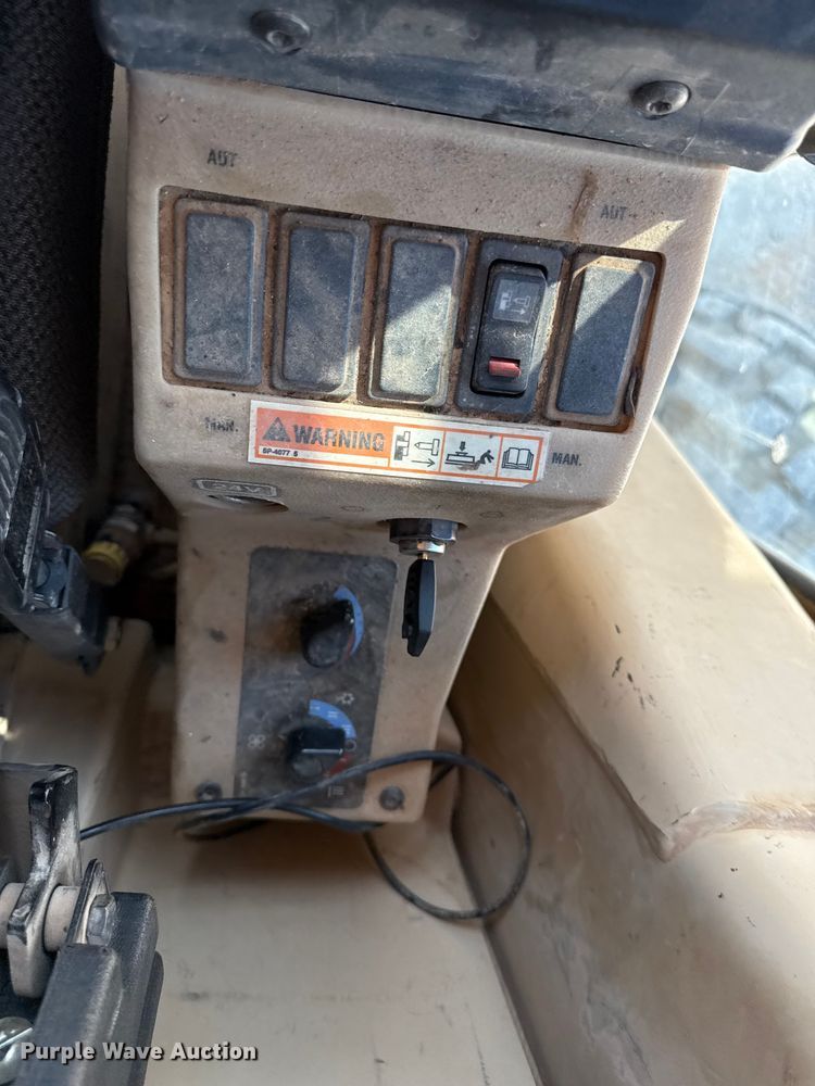 image for item DZ4254 2006 Caterpillar 140H motor grader