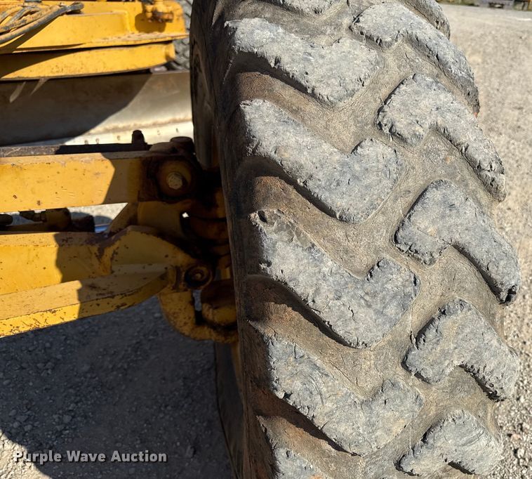 image for item DZ4254 2006 Caterpillar 140H motor grader