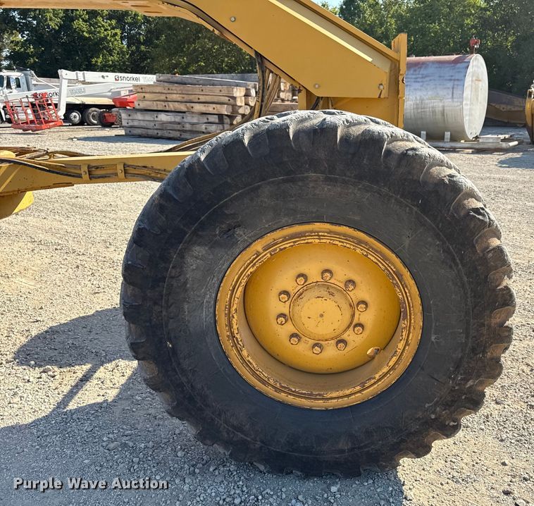 image for item DZ4254 2006 Caterpillar 140H motor grader