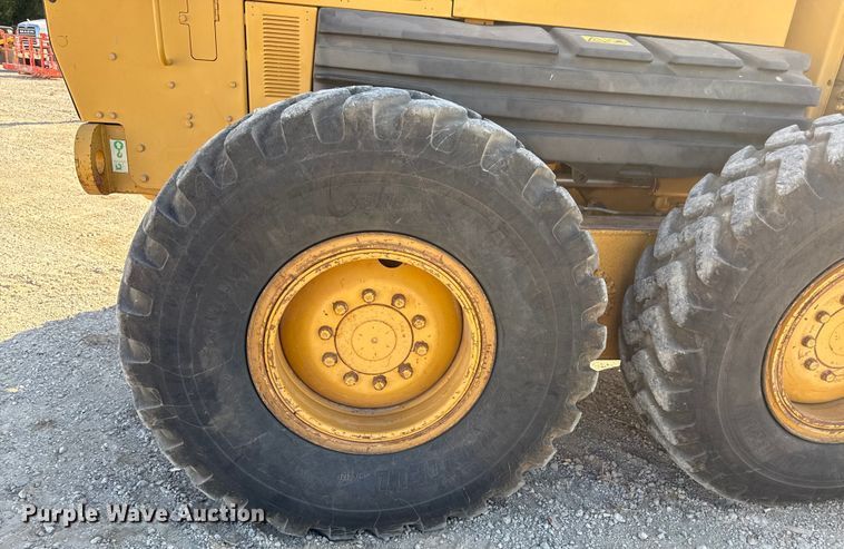 image for item DZ4254 2006 Caterpillar 140H motor grader