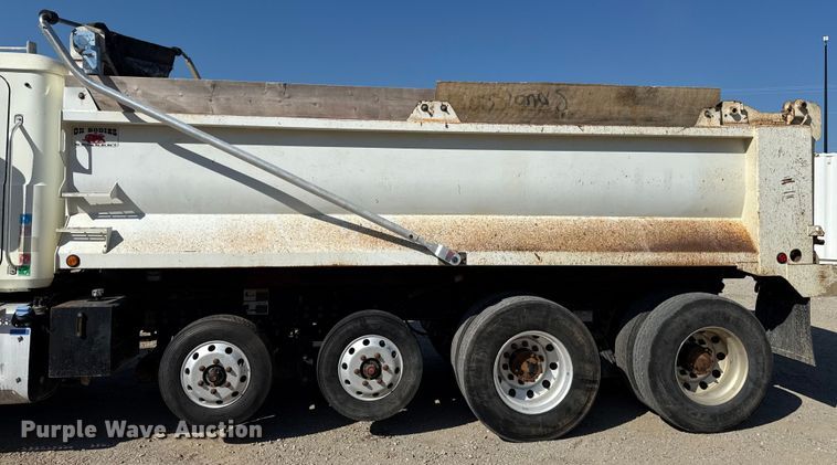 image for item DZ4255 2017 Mack Granite GU713 dump truck