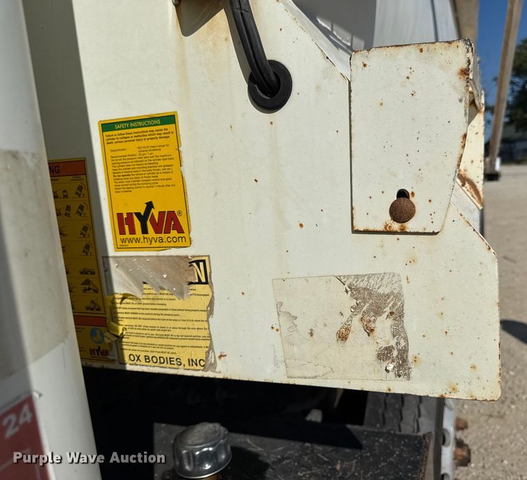 image for item DZ4255 2017 Mack Granite GU713 dump truck