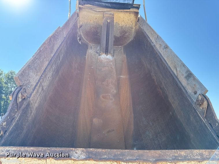 image for item DZ4255 2017 Mack Granite GU713 dump truck