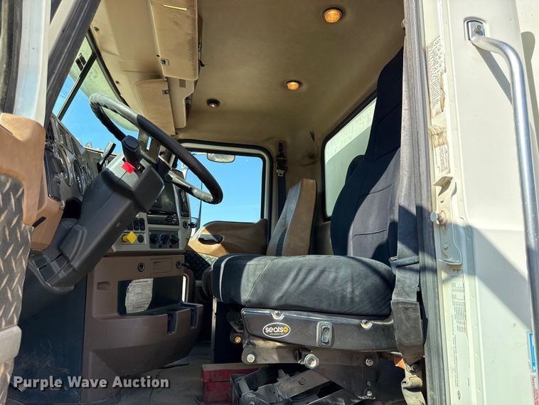 image for item DZ4255 2017 Mack Granite GU713 dump truck