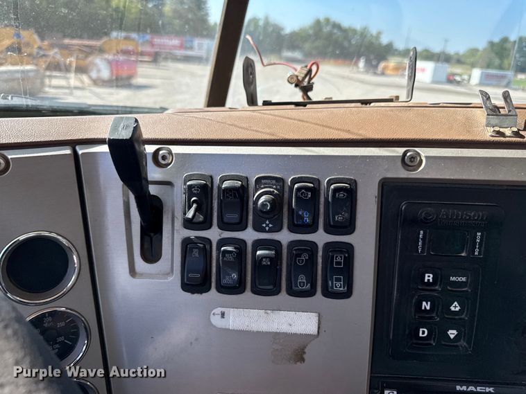 image for item DZ4255 2017 Mack Granite GU713 dump truck