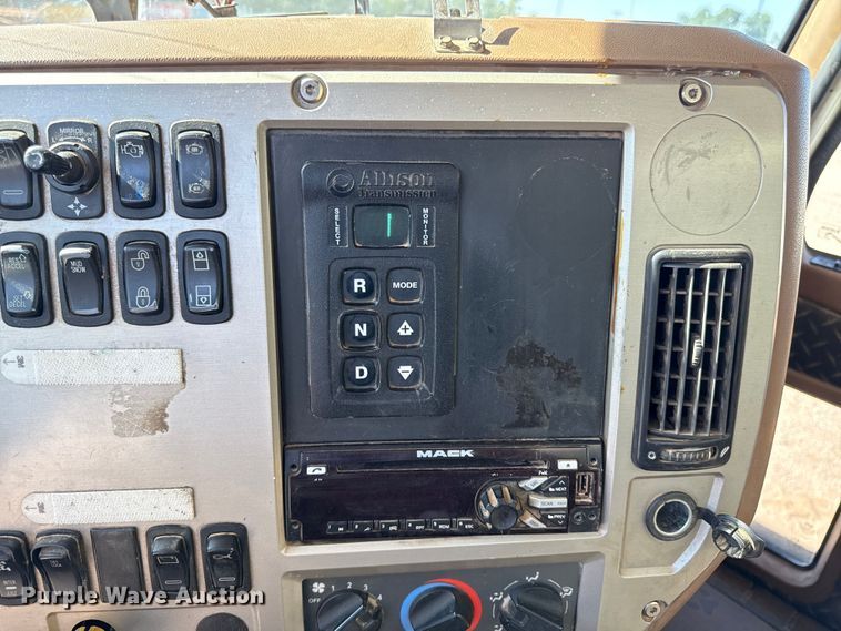 image for item DZ4255 2017 Mack Granite GU713 dump truck