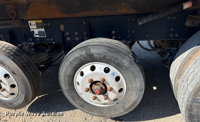 image for item DZ4255 2017 Mack Granite GU713 dump truck