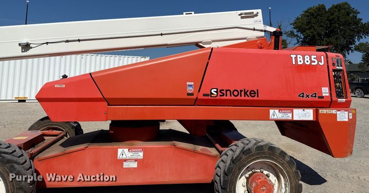 image for item DZ4256 2006 Snorkel TB85JFA boom lift