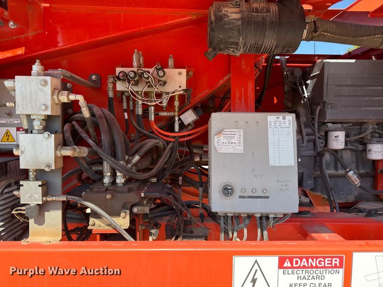 image for item DZ4256 2006 Snorkel TB85JFA boom lift