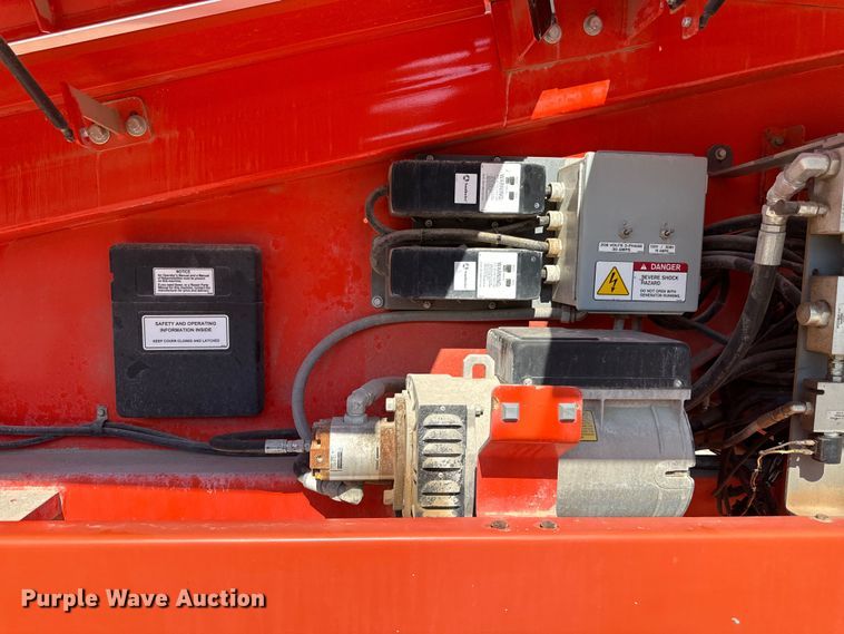 image for item DZ4256 2006 Snorkel TB85JFA boom lift